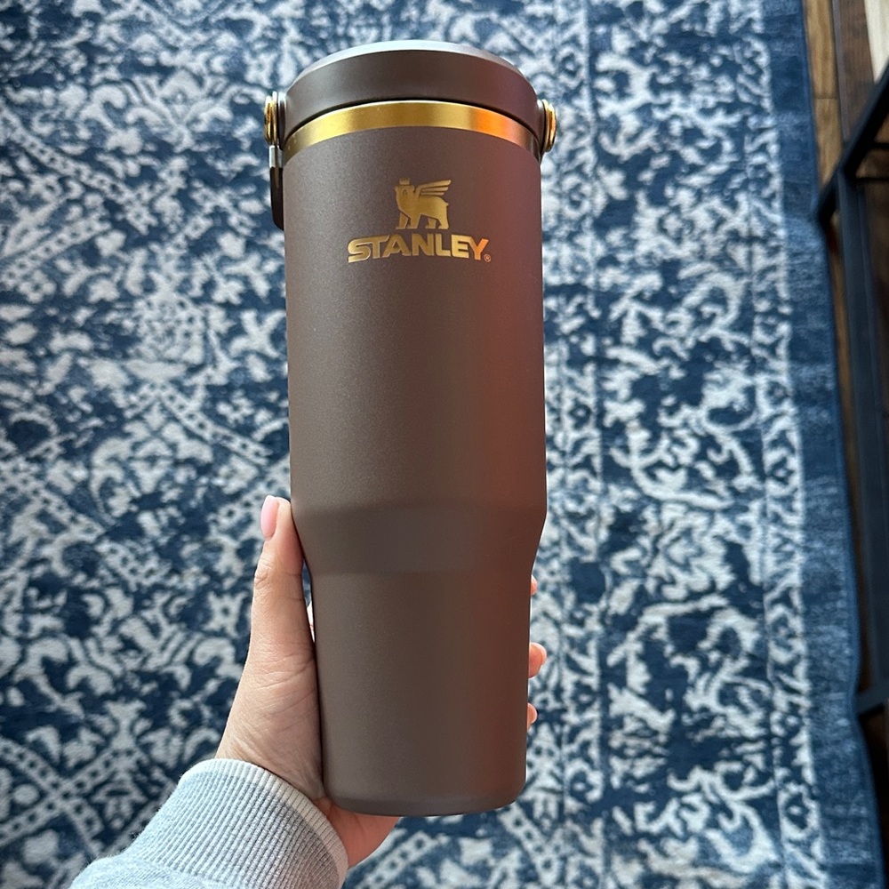 30oz Stanley Flip Straw Tumbler